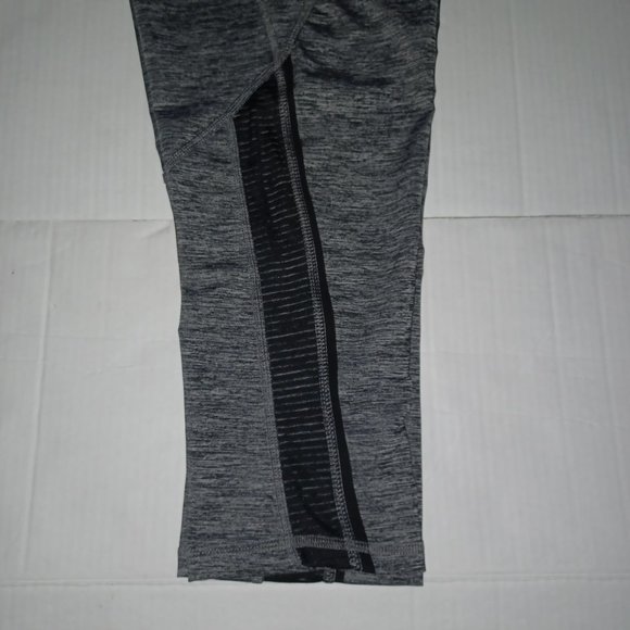 C9 CHAMPION WOMEN'S CAPRI STYLE LEGGINGS - Picture 9 of 16